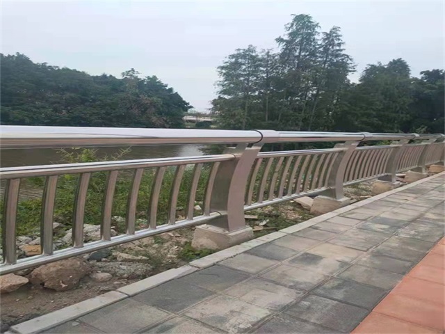 橋梁護（hù）欄