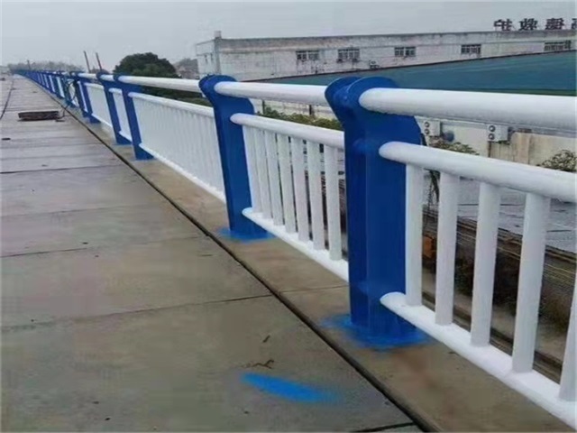 橋梁欄杆