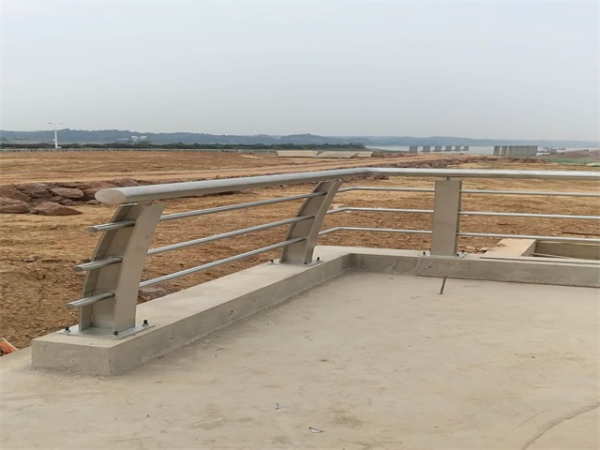 防撞（zhuàng）欄杆